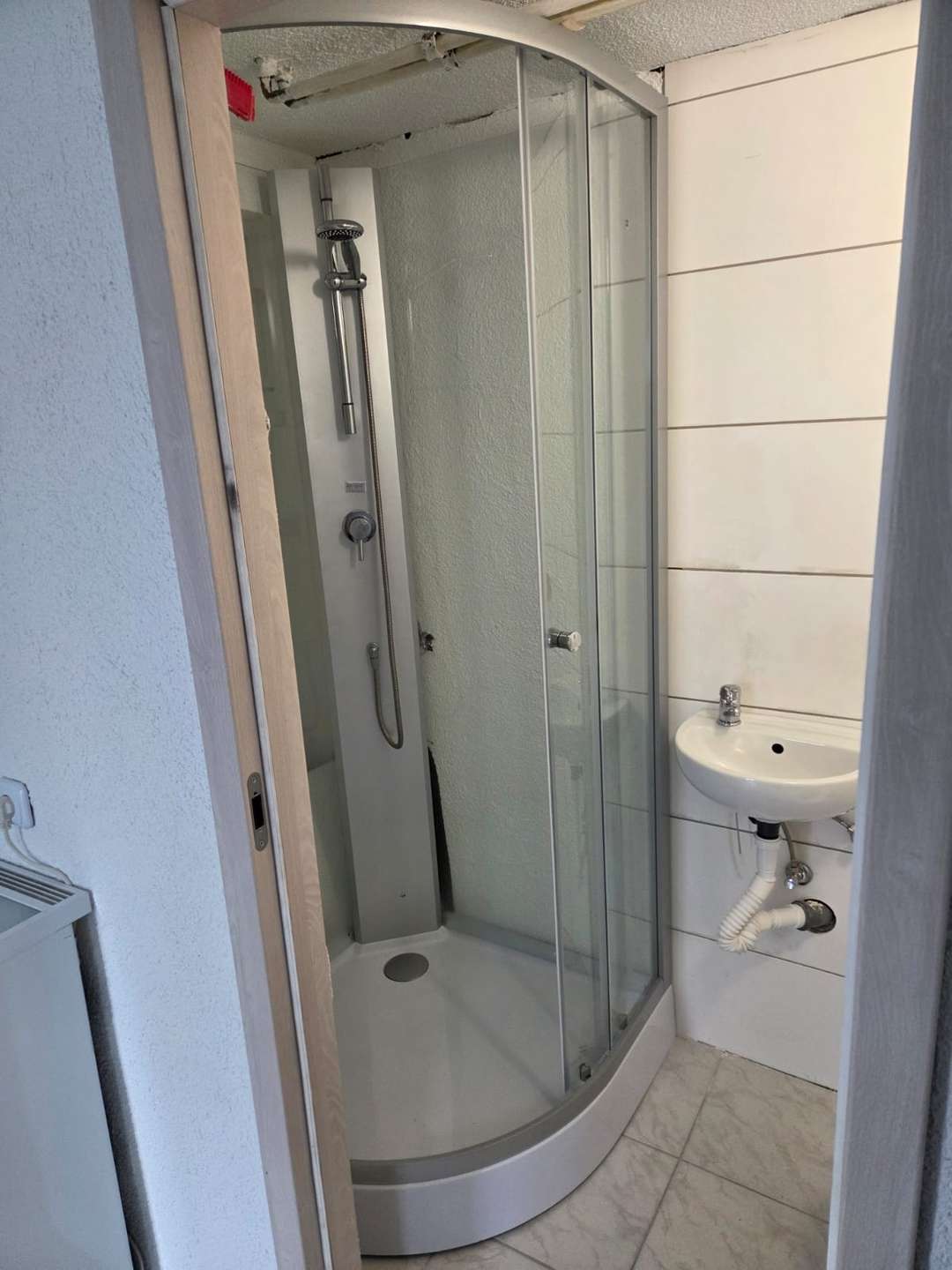 EG: Dusche Einliegerwohnung